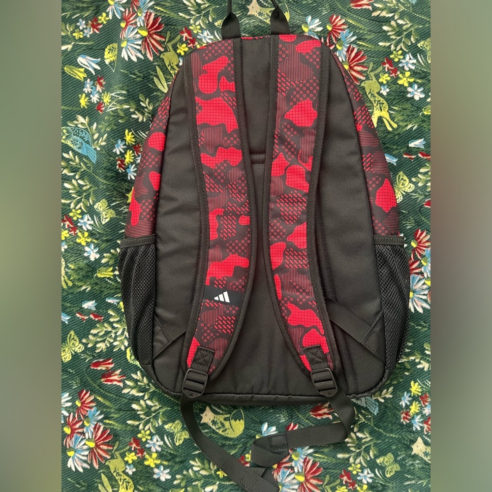 ❤️Adidas Camo Red and Black Men's Backpack (New) MULTIPLE ZIPPERED POCKETS - Picture 2 of 6